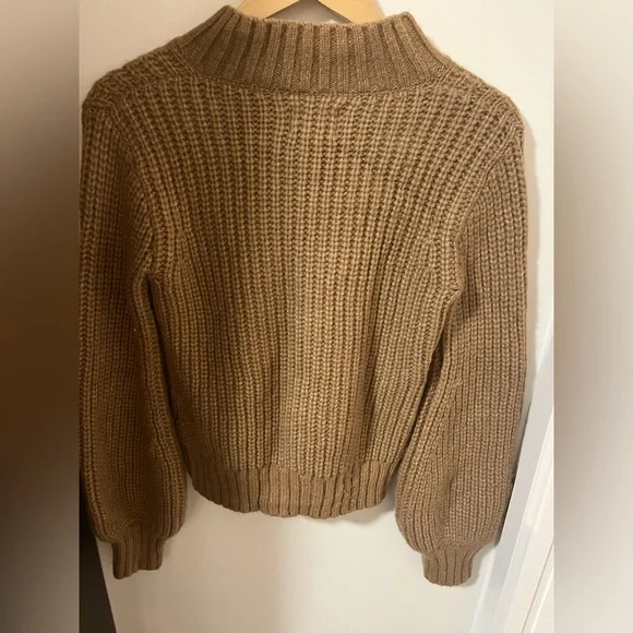 Doen Sweater - Picture 2 of 7